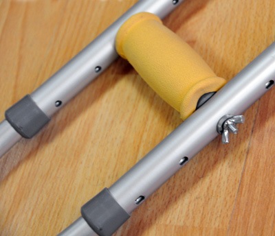 Костыли подмышечные алюмин. с УПС универсальной длины LK 3010 B (A)  фото 5