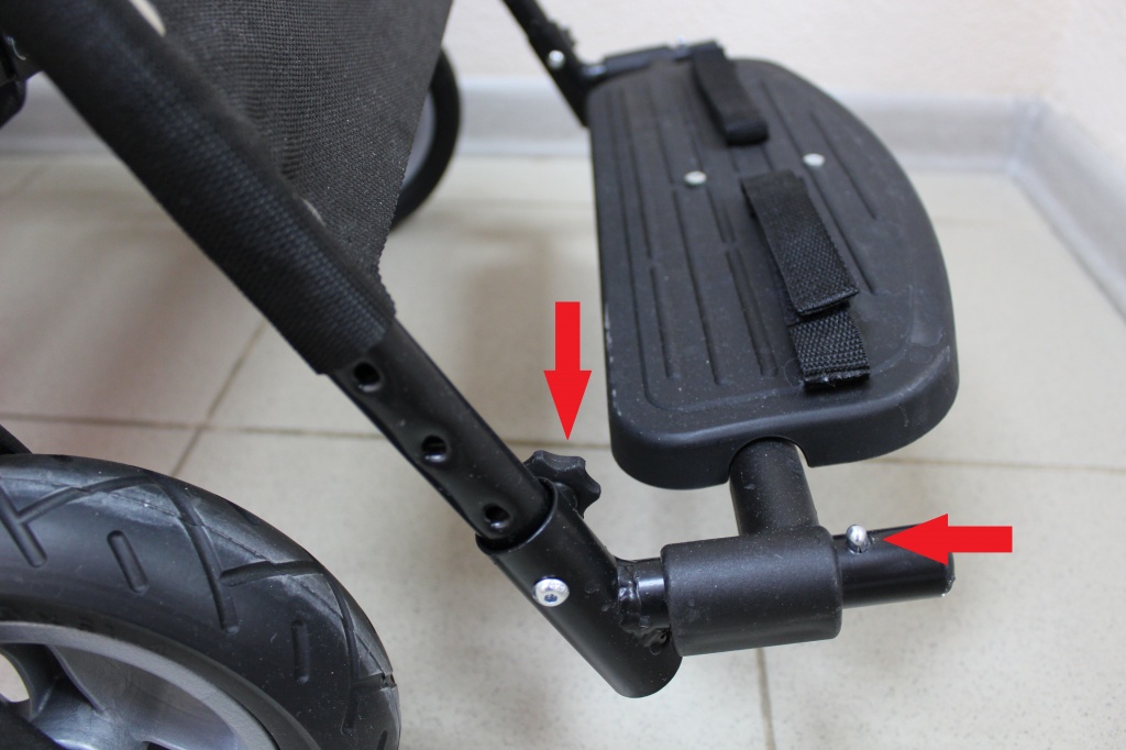 коляска оптимус_как снять подножку (2).JPG